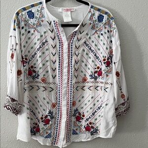 Bohemian White Multicolor Embroidered Blouse
Button front, 3/4 sleeves 
Sz M